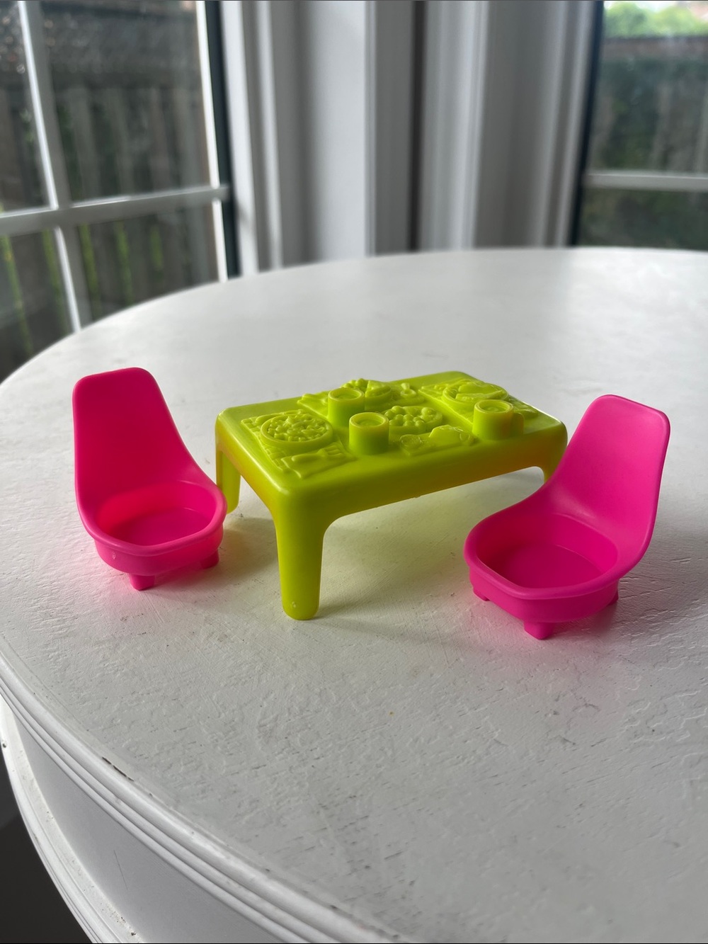 Little People table and chairs for house or playsets